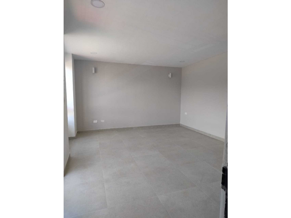 SE VENDE CASA EN CARMEN COLONIAL,2 PISO,BALCÓN,EN El CARMEN DE VIBORAL — foto 2