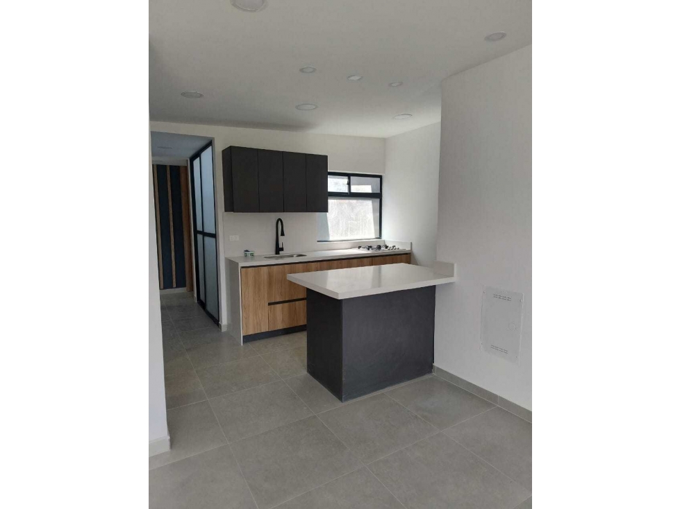 SE VENDE CASA EN CARMEN COLONIAL,2 PISO,BALCÓN,EN El CARMEN DE VIBORAL — foto 6
