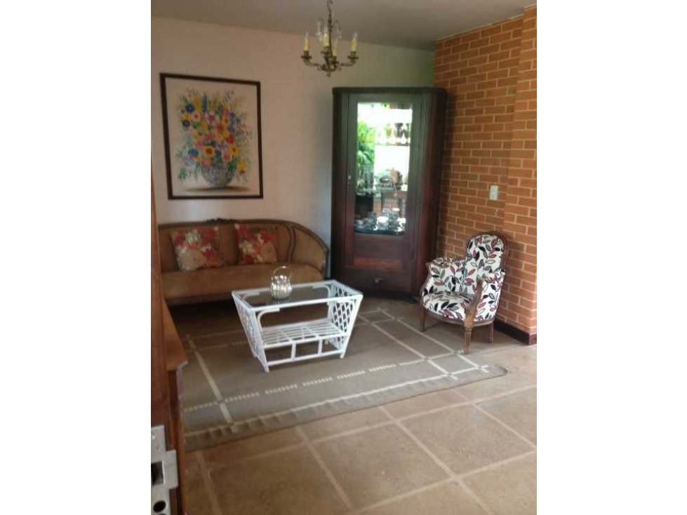 Se RENTA casa en cerritos 1680 metros el lote (D) - 2