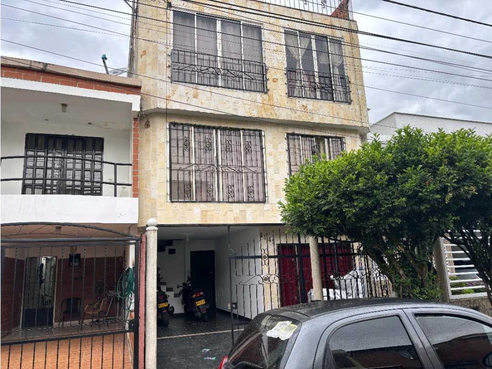 SE VENDE CASA EN CIUDAD 2000, SUR DE CALI 451.