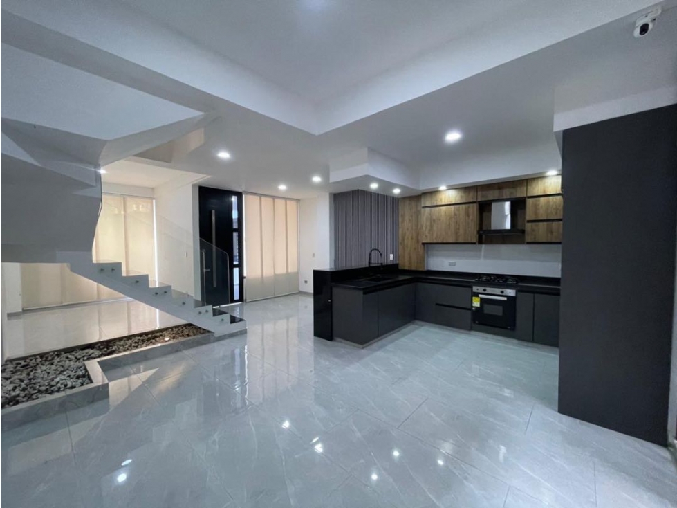 SE VENDE CASA EN CIUDAD 2000 VILLAMAGNA CALI