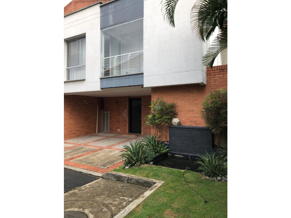 SE VENDE CASA EN CIUDAD JARDIN CALI - 2