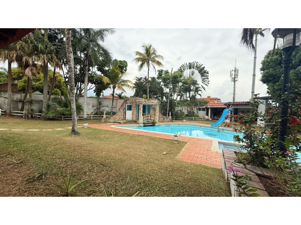 SE VENDE CASA EN CIUDAD JARDÍN MM