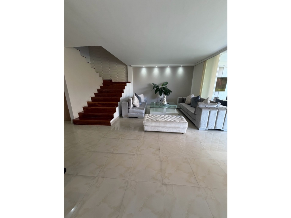 (VA)SE VENDE CASA EN CIUDAD JARDÍN JOCKEY — foto 3
