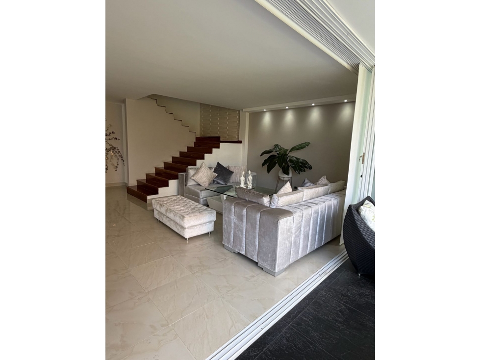 (VA)SE VENDE CASA EN CIUDAD JARDÍN JOCKEY — foto 4