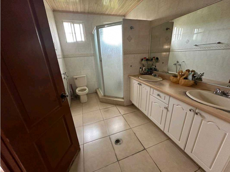 SE VENDE CASA EN CONDADO DEL REY 325M2 - 4
