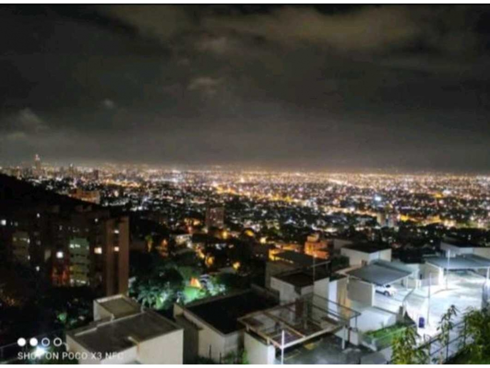 Se vende casa en condominio en el oeste, en obra gris.MHG