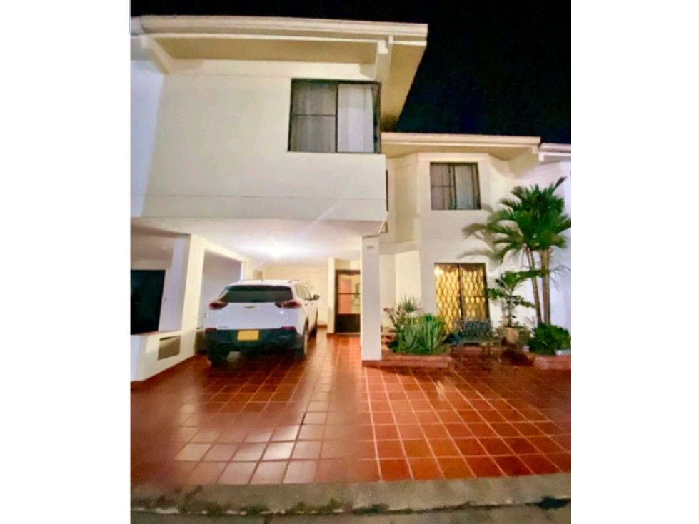 Se vende casa en Condominio en Las Quintas de don Simón. MHG10125115