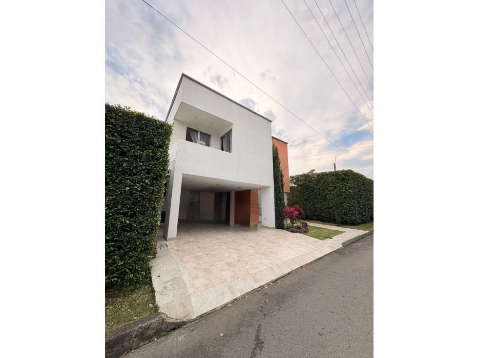 SE VENDE CASA EN CONDOMINIO GUADUALES DE LAS MERCEDES — foto 2