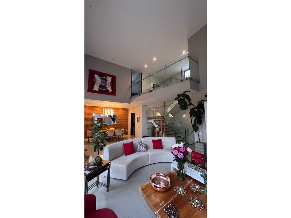 Se vende casa en condominio Oeste