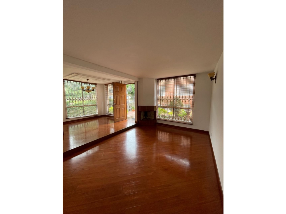 VENDO CASA CONJUNTO CERRADO ESQUINERA EN COLINA CAMPESTRE CON BALCÓN.A
