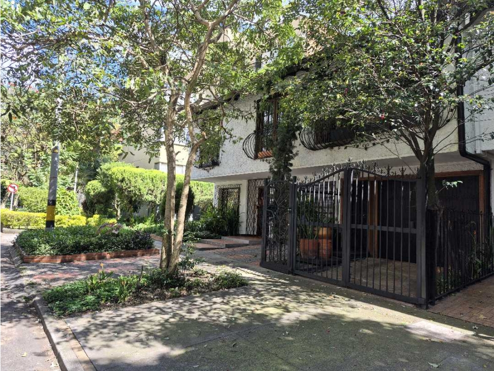 Se vende casa en conquistadores