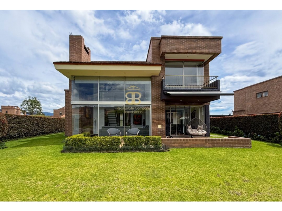 SE VENDE CASA EN COTA