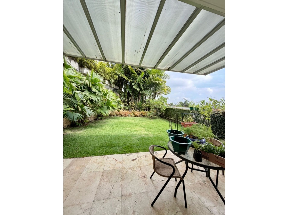 Se vende casa en Cristales, condominio