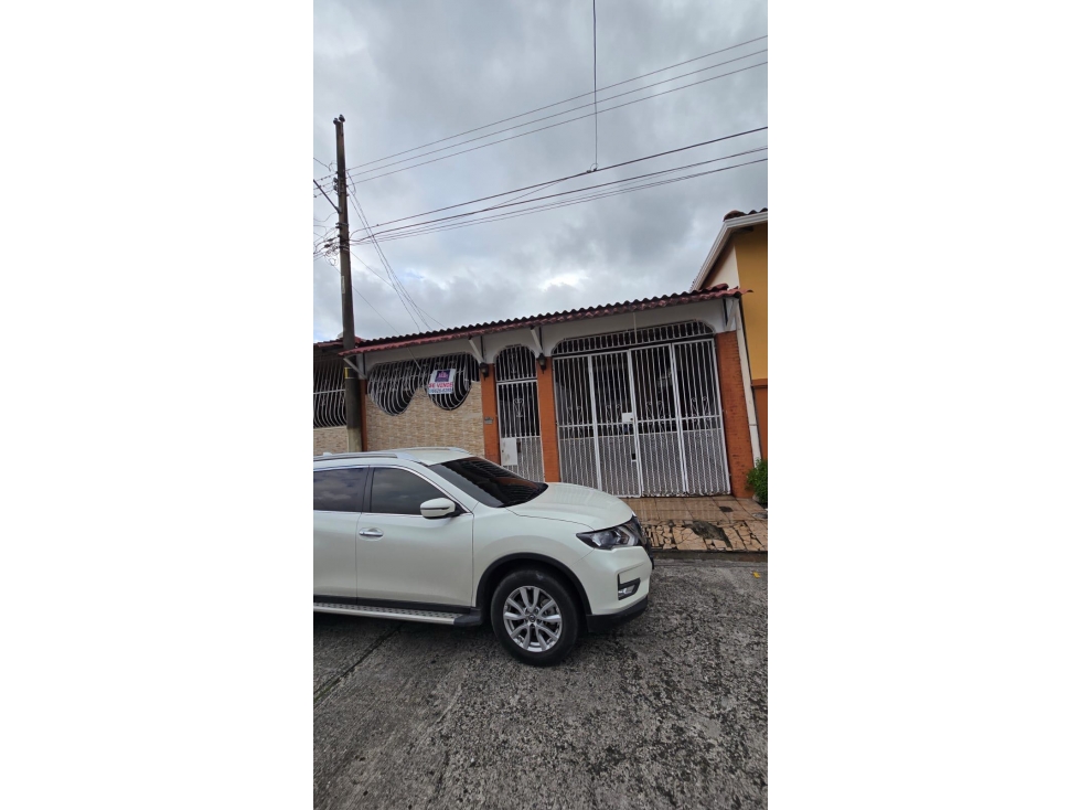 SE VENDE CASA EN DON BOSCO