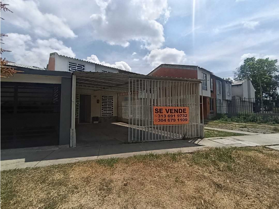 SE VENDE CASA EN DORAL DE LA ITALIA