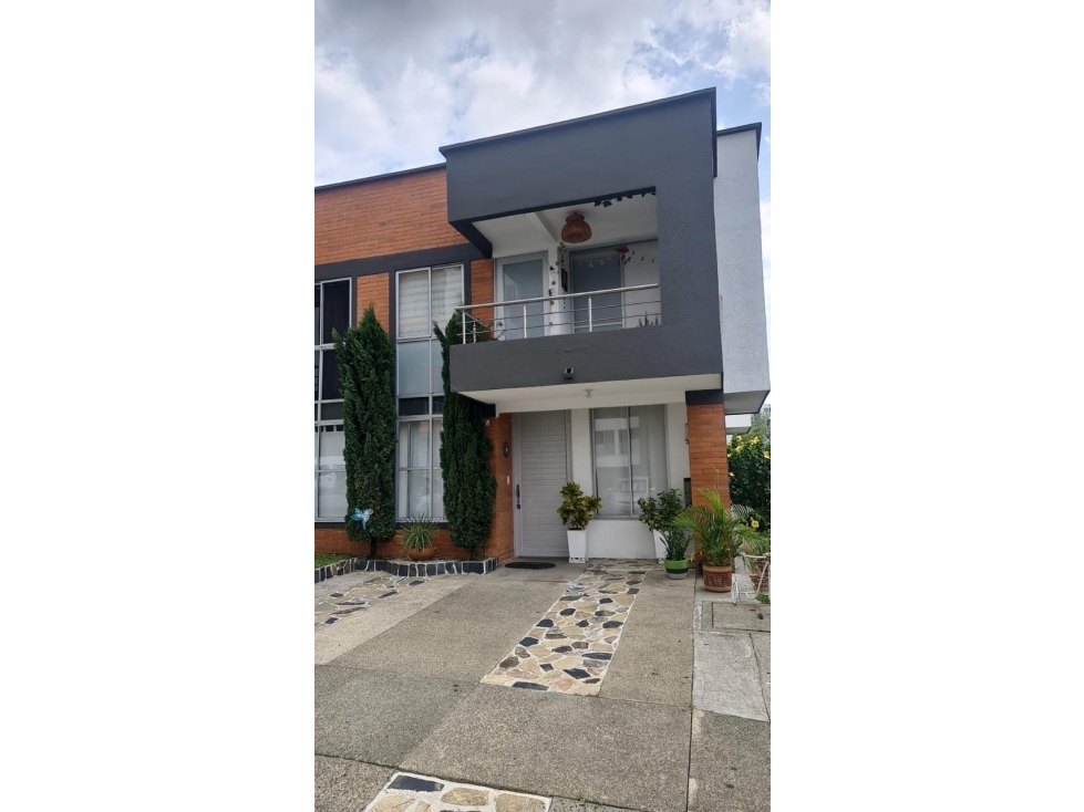 Venta Casa Esquinera en Dosquebradas con Club House Completo
