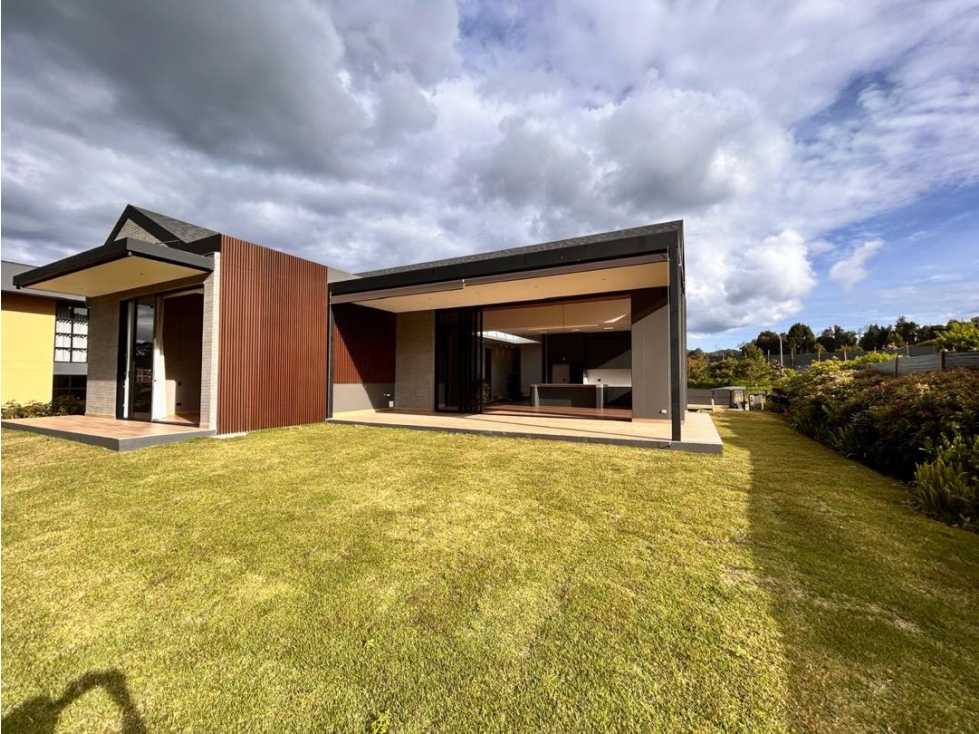 Se vende casa en el alto de las palmas — foto 2