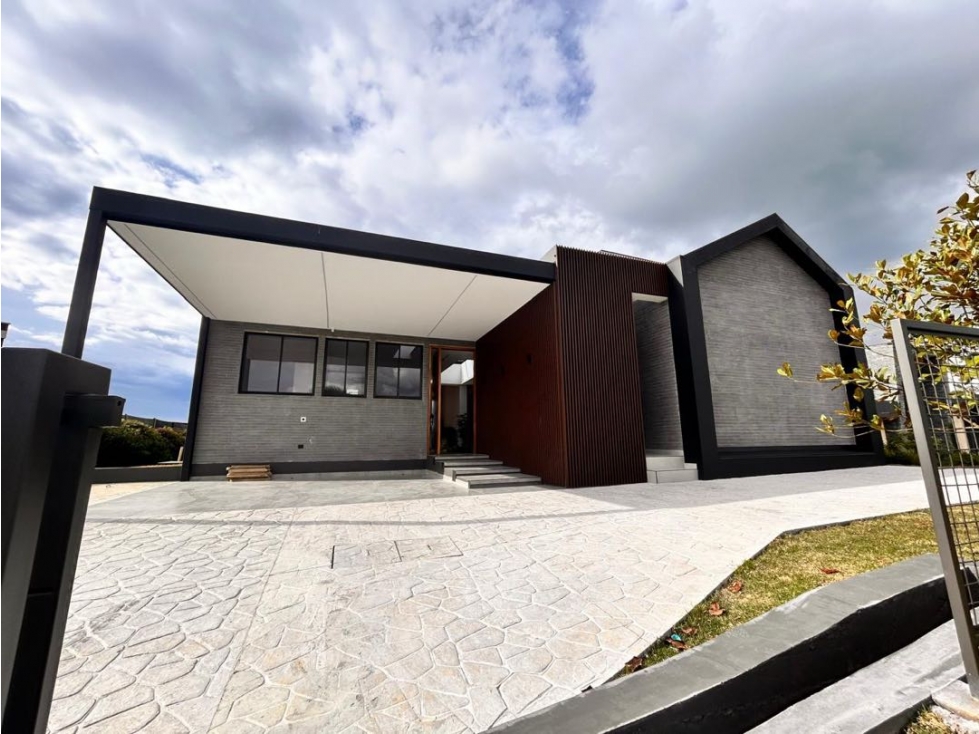 Se vende casa en el alto de las palmas — foto 4