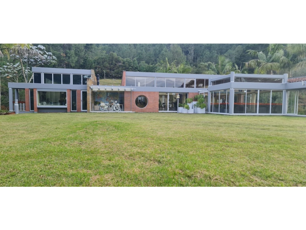 SE VENDE CASA EN EL ATO DE LAS PALMAS
