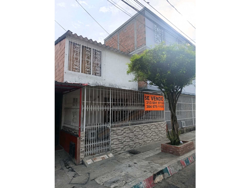 SE VENDE CASA EN EL B/ LLANO GRANDE