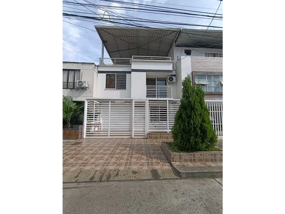 SE VENDE CASA EN EL B/ALTAMIRA