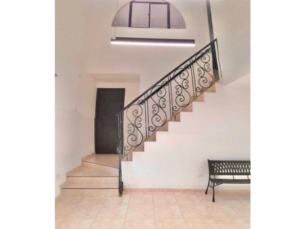 SE VENDE CASA EN EL BARRIO DE MANGA, USO COMERCIAL — foto 2