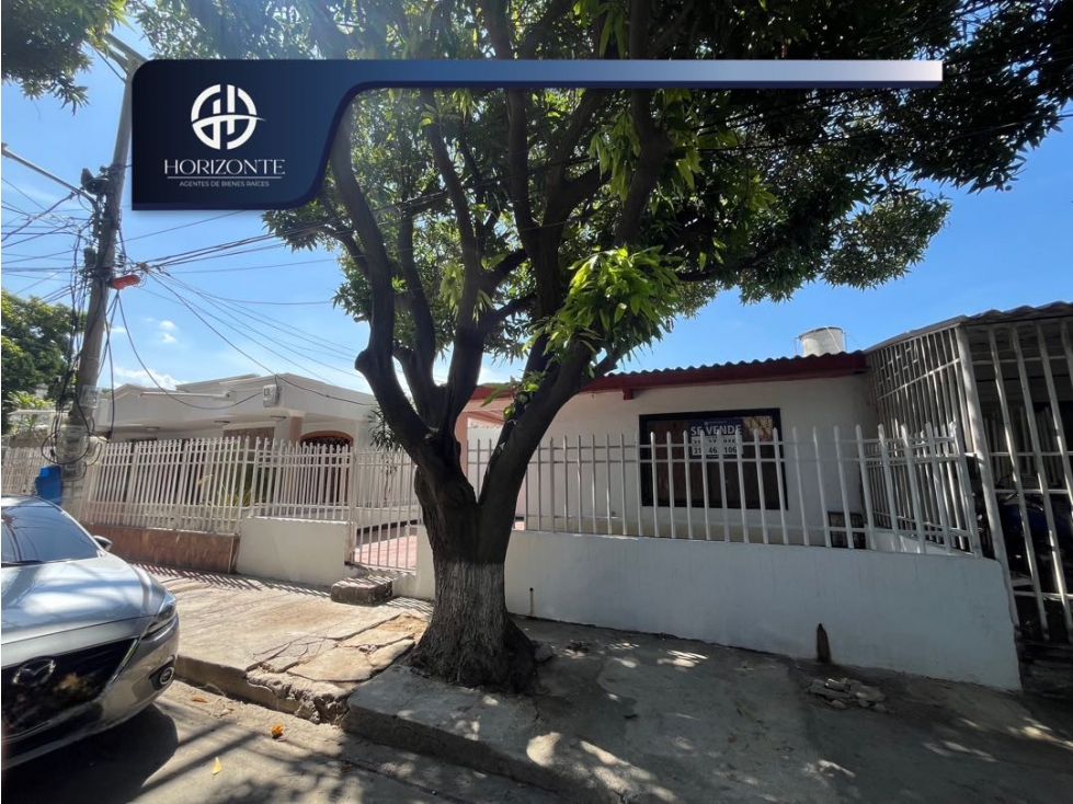 SE VENDE CASA EN EL BARRIO LOS ALMENDROS CON EXCELENTE UBICACIÓN