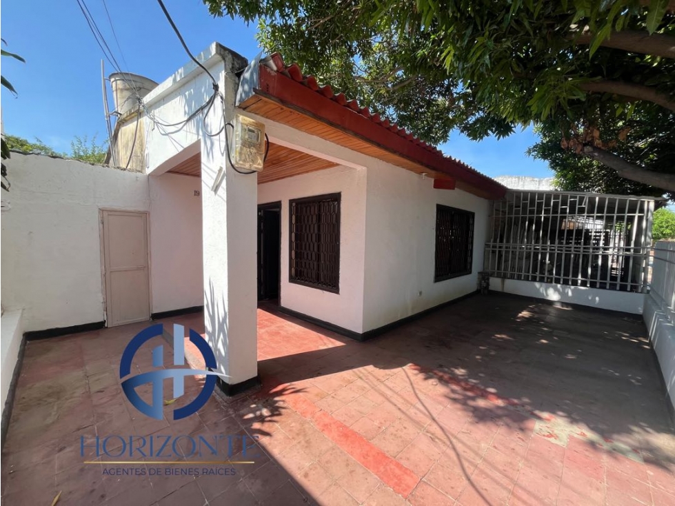 SE VENDE CASA EN EL BARRIO LOS ALMENDROS CON EXCELENTE UBICACIÓN - 5