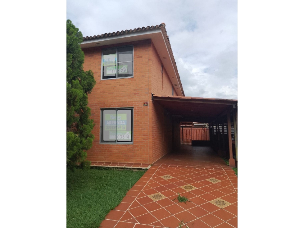 SE VENDE CASA EN EL CASTILLO MIP9740985