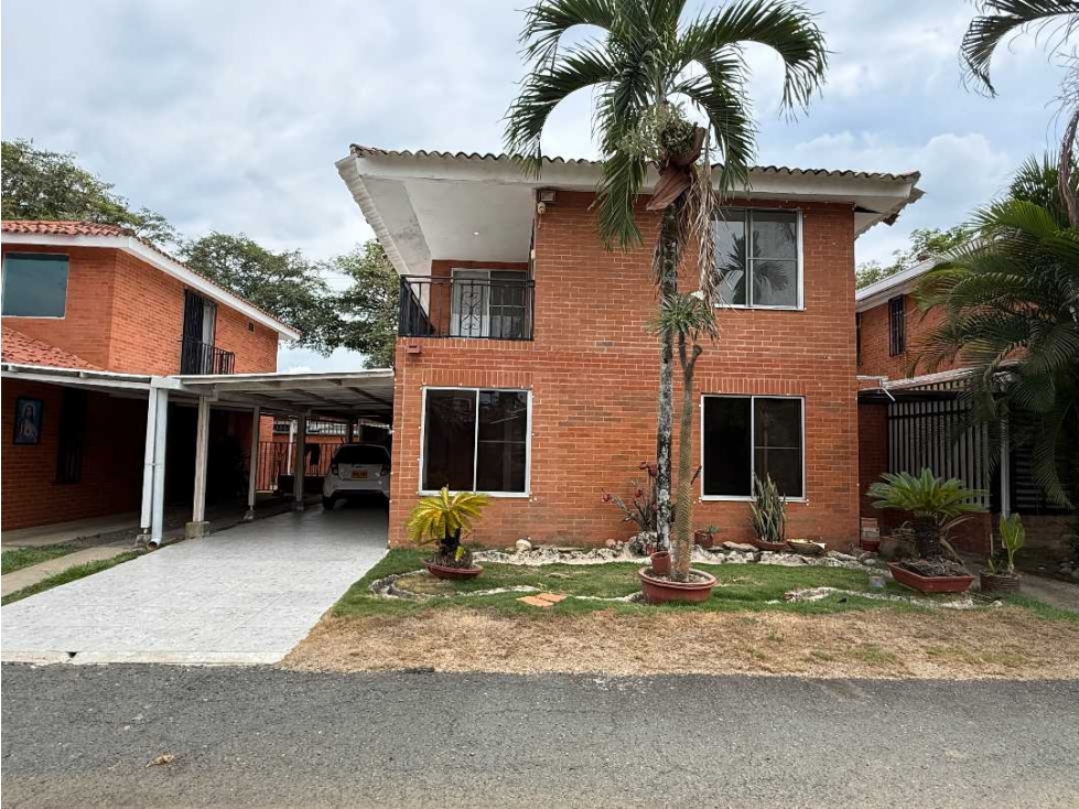SE VENDE CASA EN EL CASTILLO MHG