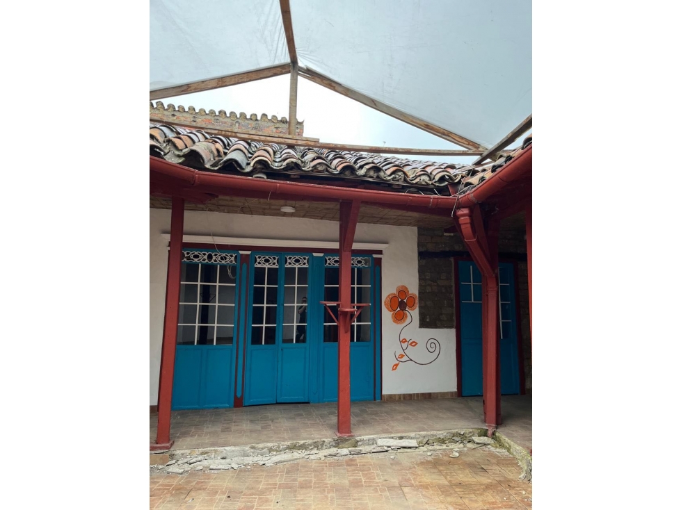 SE VENDE CASA EN EL CENTRO DE NEMOCON.P - 5