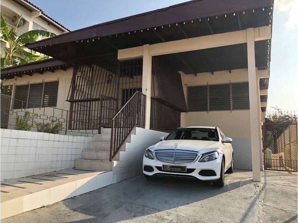 SE VENDE AMPLIA CASA EN EL DORADO AM