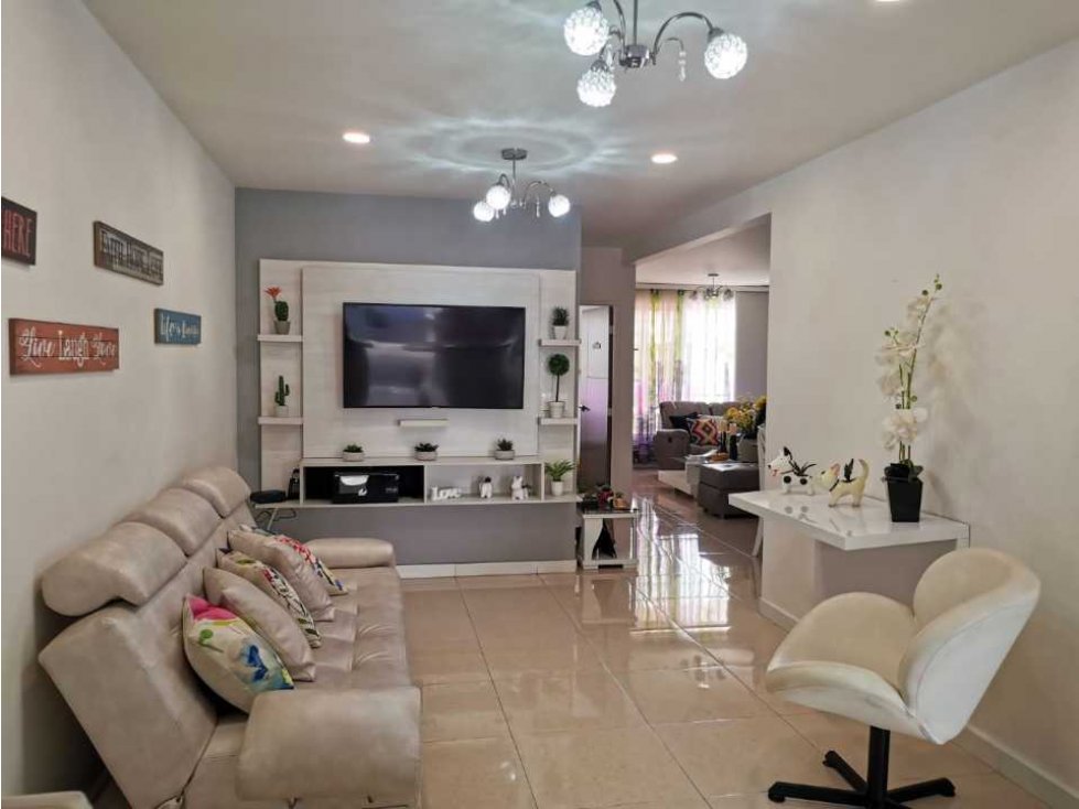 Se vende casa en el norte de Armenia.