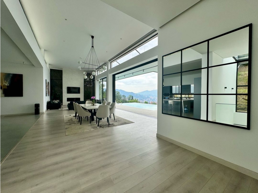 SE VENDE CASA EN EL POBLADO CON PISCINA PRIVADA LOS BALSOS — foto 3