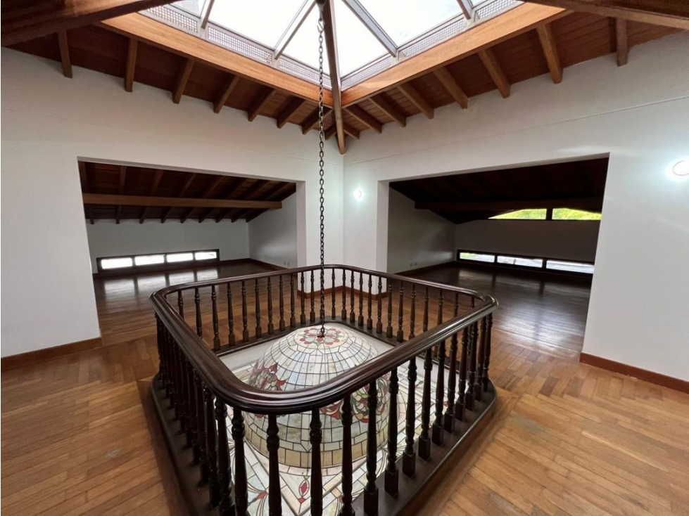Se vende casa en el poblado por el tesoro Medellín — foto 2