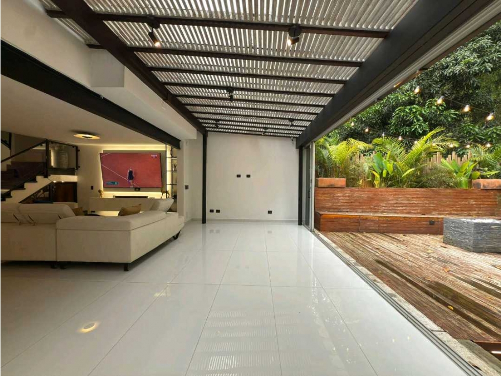 SE VENDE CASA EN EL POBLADO, SAN LUCAS