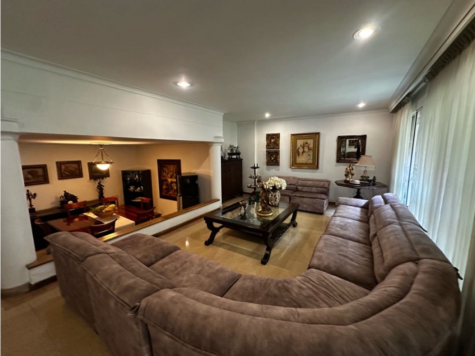 HERMOSA CASA EN EL POBLADO SECTOR SAN LUCAS Y AMPLIO JARDÍN INTERNO — foto 4