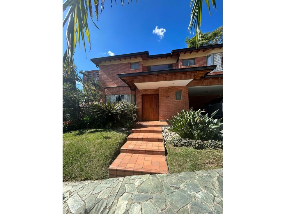 SE VENDE CASA EN EL POBLADO SECTOR LA CALERA