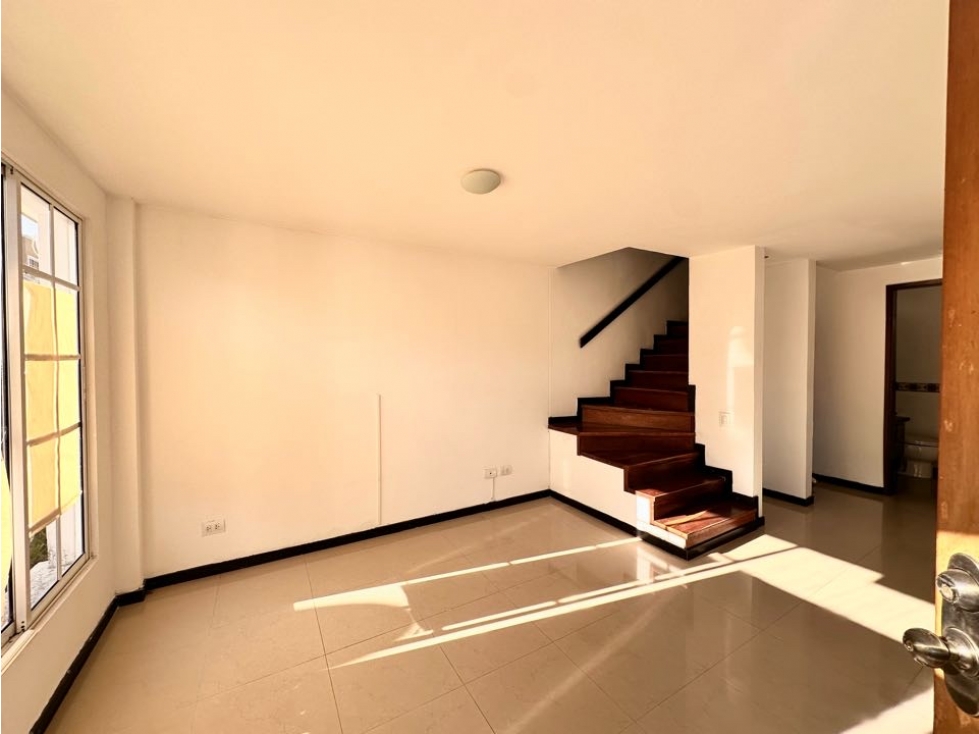 Se Vende Casa en el Norte de Coinca Armenia con dos Parqueaderos — foto 2