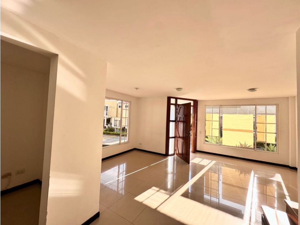 Se Vende Casa en el Norte de Coinca Armenia con dos Parqueaderos — foto 3