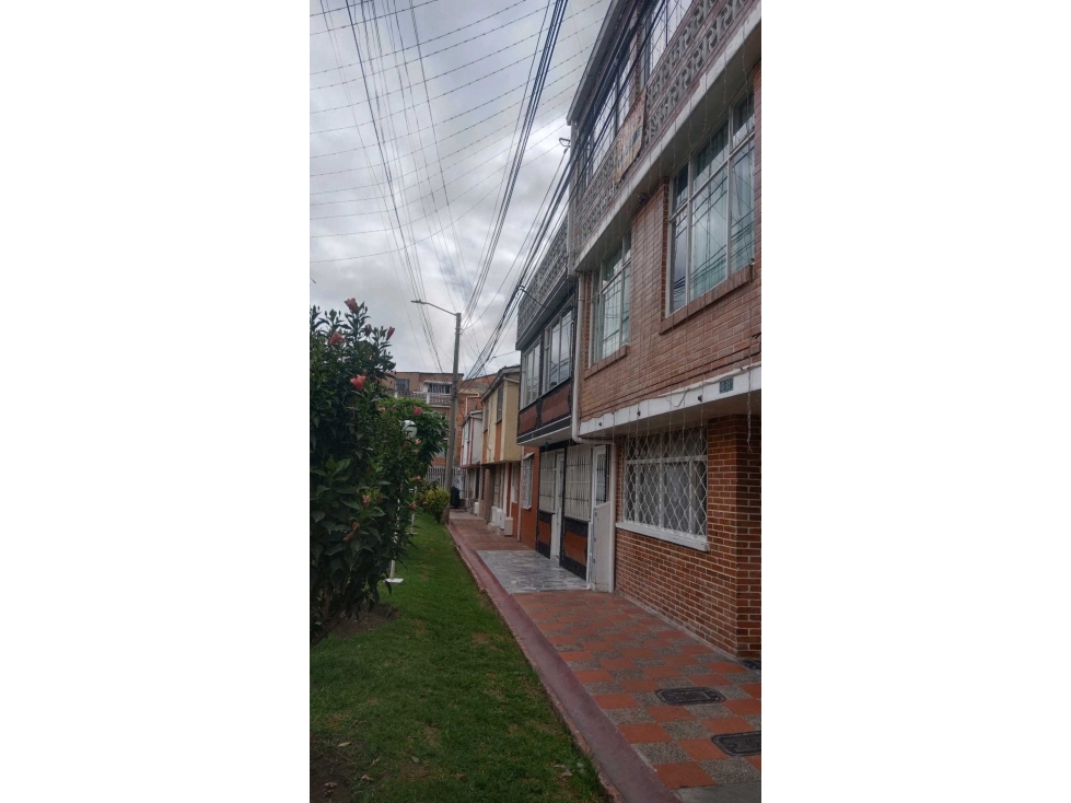 VENDO CASA DE 3 PISOS EN KENNEDY CASABLANCA BOGOTA — foto 2