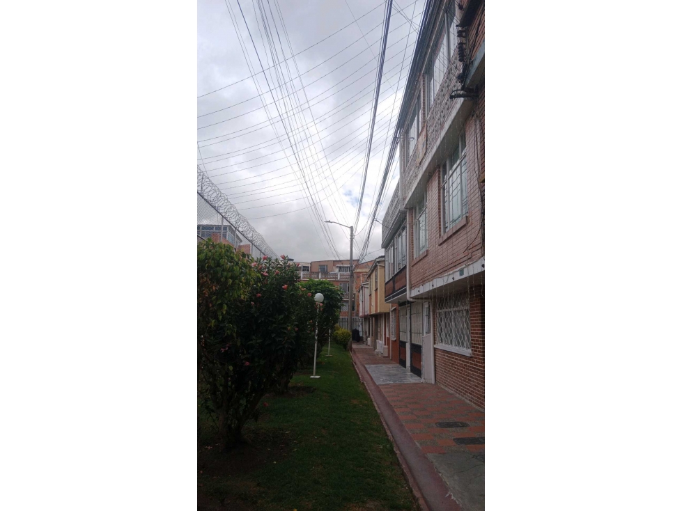 VENDO CASA DE 3 PISOS EN KENNEDY CASABLANCA BOGOTA — foto 3