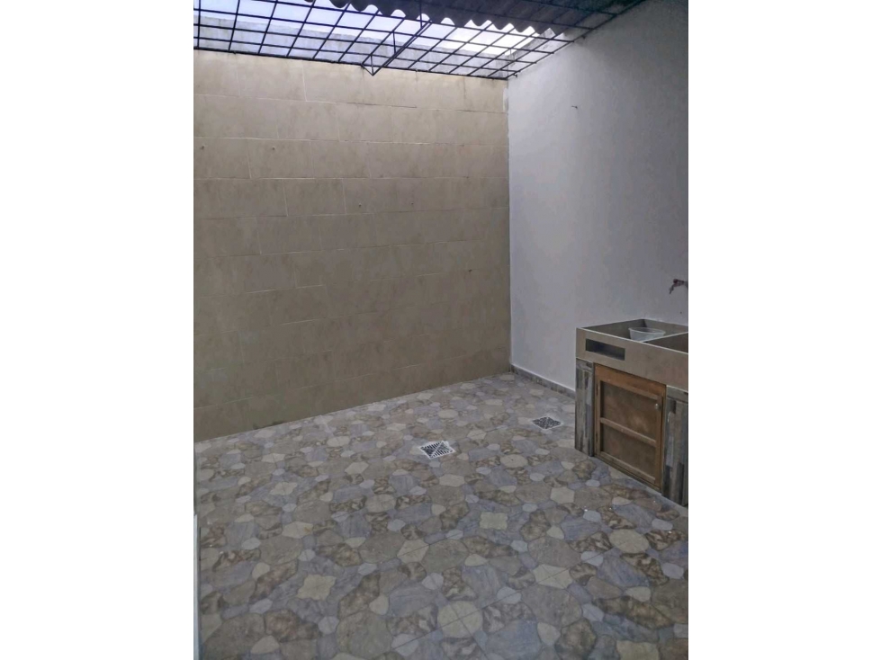 Se vende casa en en santa Elena 4 Medidas: 6x14 — foto 3