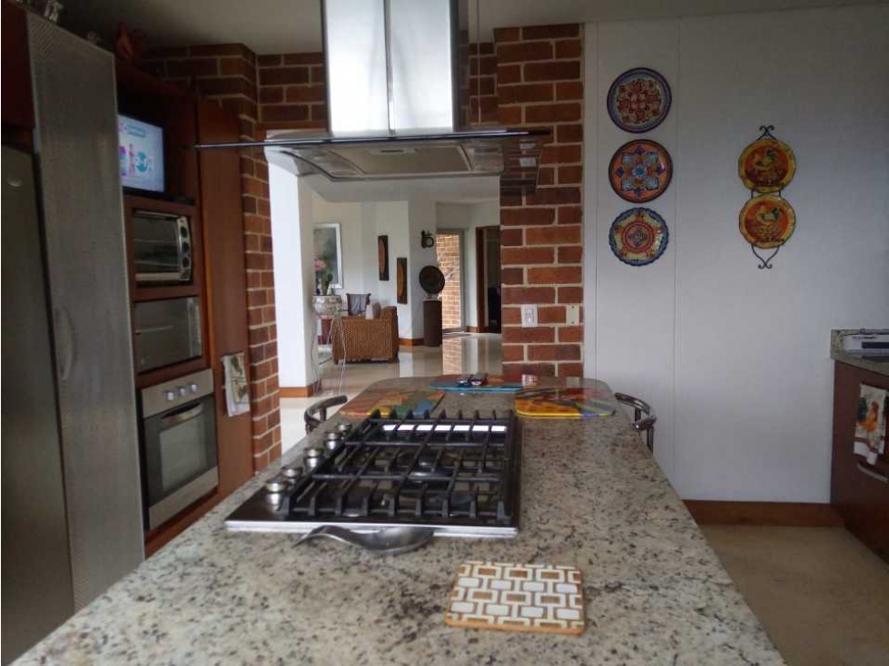 SE VENDE CASA CAMPESTRE EN LOMA DEL ESCOBERO (PARTE INTERMEDIA ) — foto 3