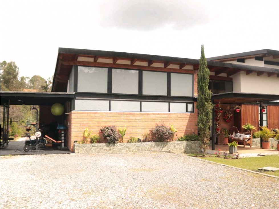 Se vende casa en Envigado en la loma del Escobero — foto 2