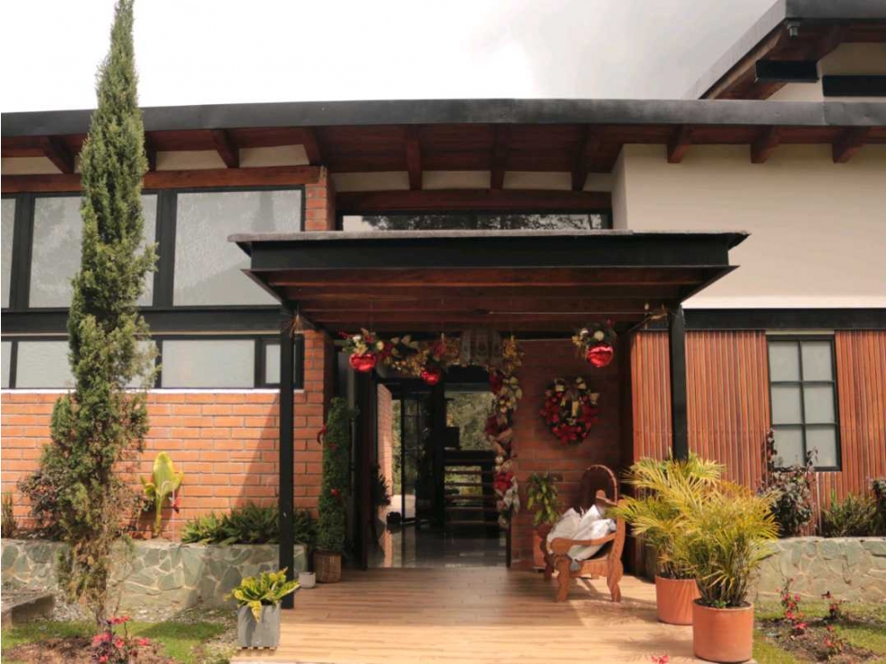 Se vende casa en Envigado en la loma del Escobero — foto 3