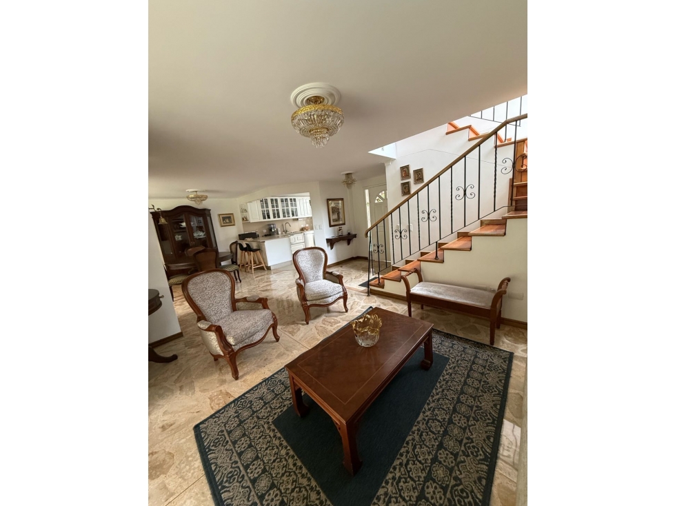SE VENDE CASA EN ENVIGADO, LOMA EL ESCOBERO CERCA AL CC CITY PLAZA — foto 4