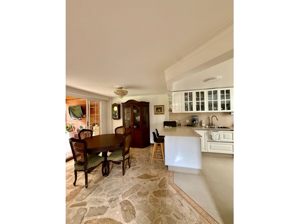 SE VENDE CASA EN ENVIGADO, LOMA EL ESCOBERO CERCA AL CC CITY PLAZA — foto 5
