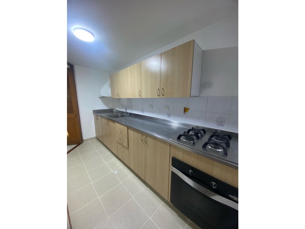 SE VENDE CASA EN ENVIGADO, PARTE PLANA CERCA A TODO — foto 6